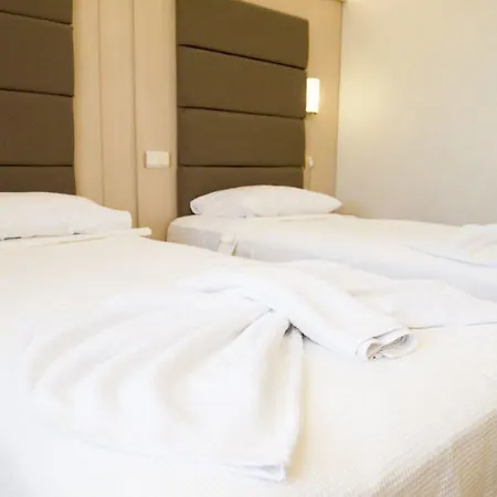 Oz-can Hotel 3*