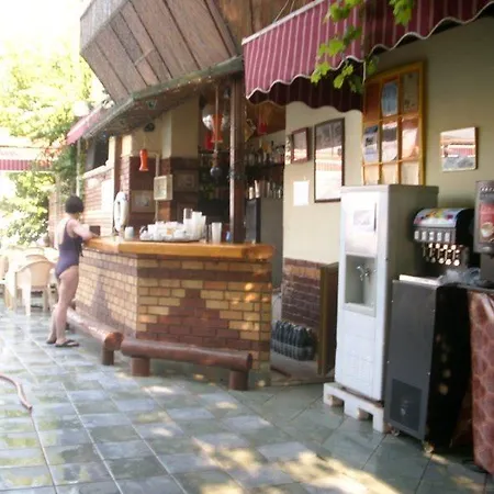 Oz-can 酒店 图兰克